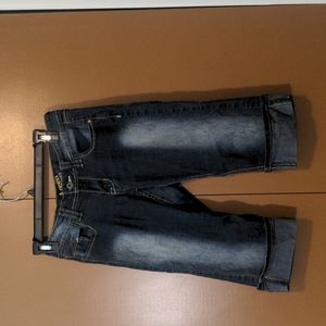 Above the Knees Capri Shorts